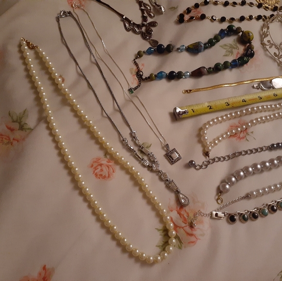Bulk Jewelry - Picture 2 of 16